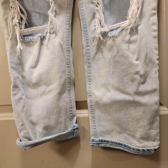 Old Navy Distressed Boyfriend Jean - Picture 7 of 7